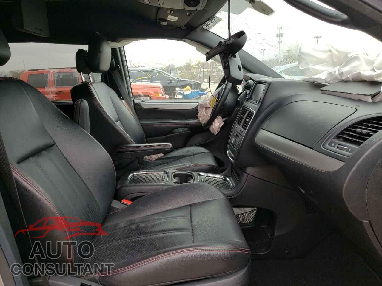 DODGE GRAND CARA 2018 - 2C4RDGEG2JR213906
