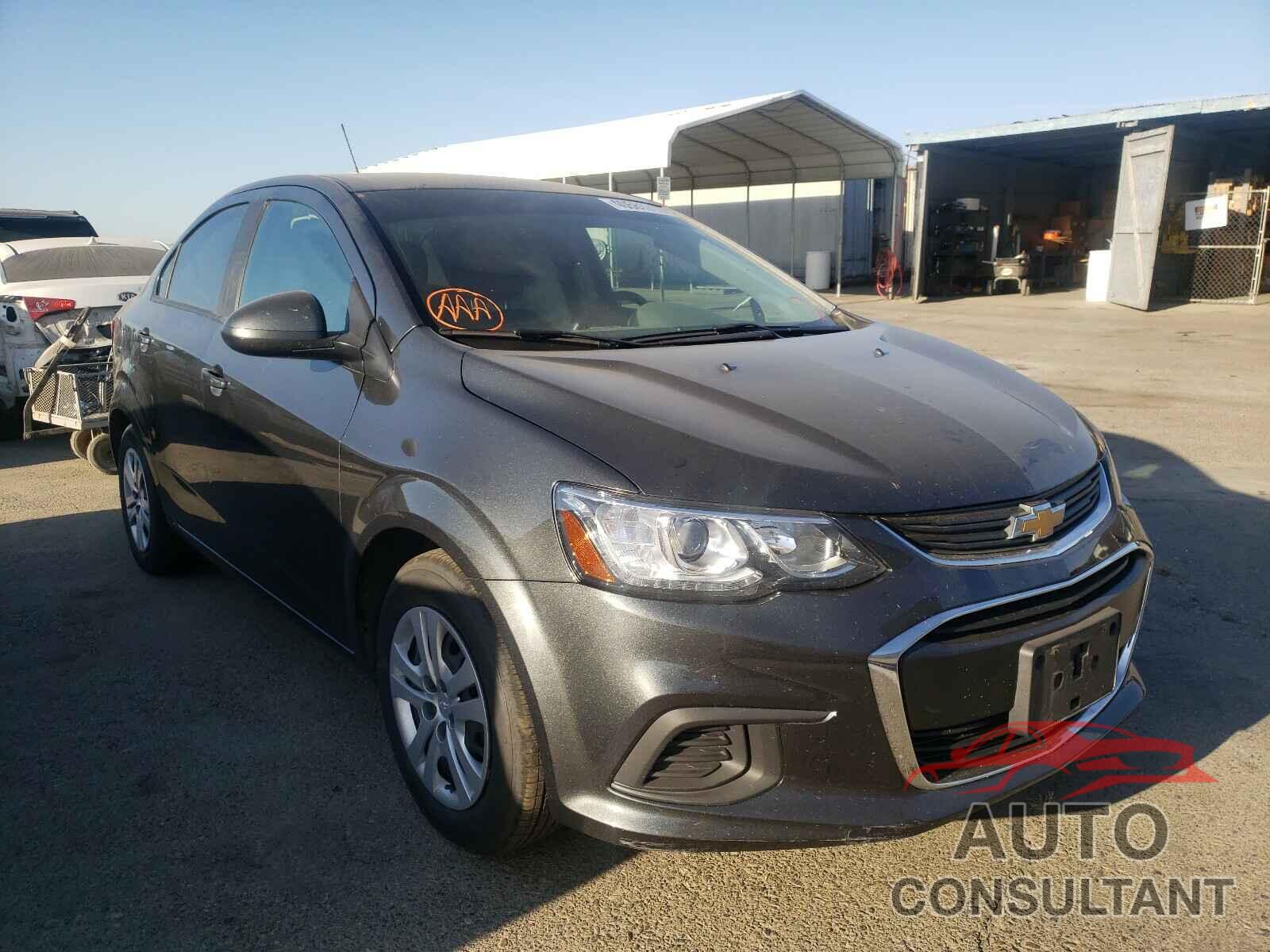 CHEVROLET SONIC 2018 - 1G1JB5SG1J4137540