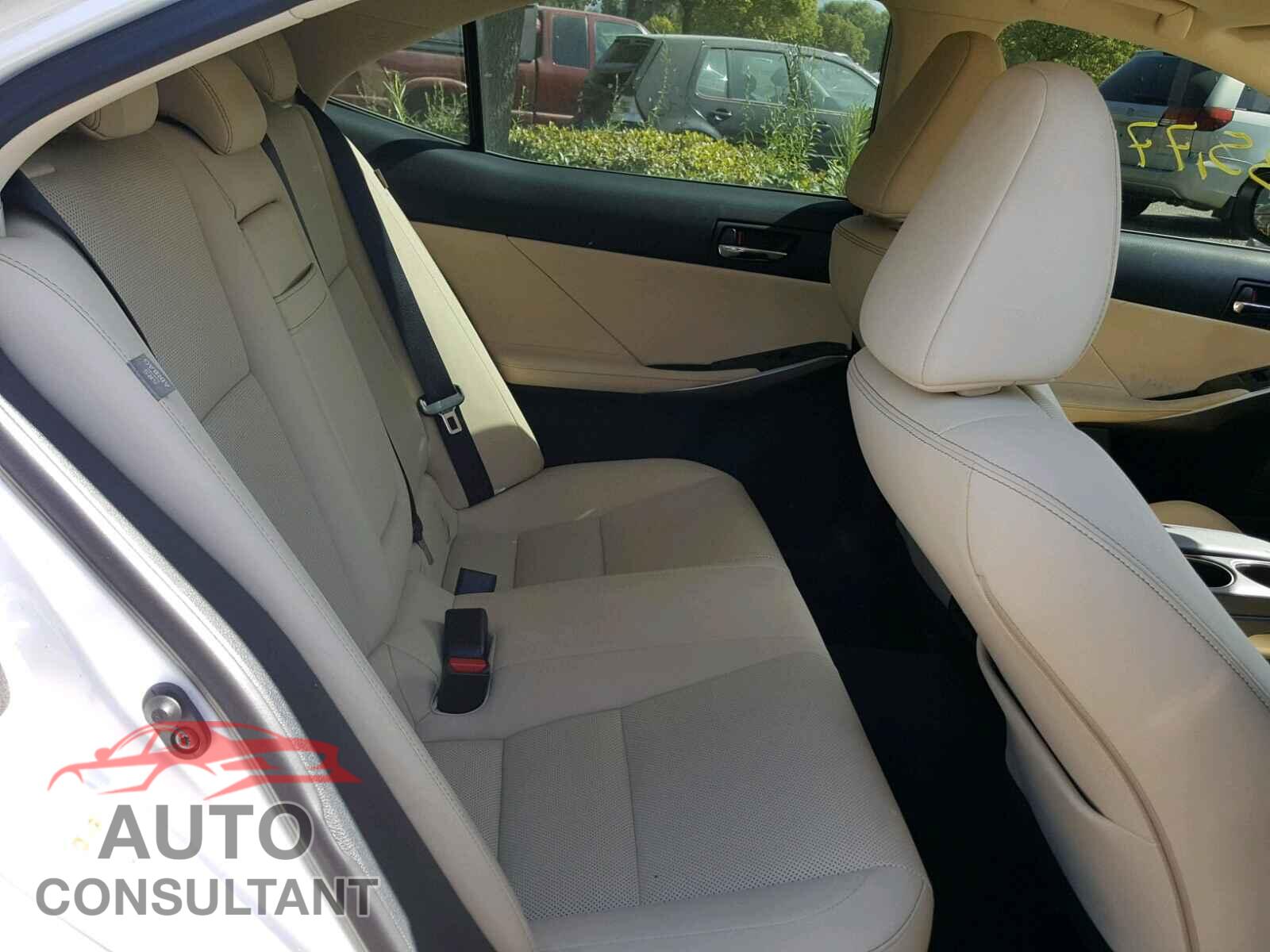 LEXUS IS 2016 - JTHBA1D29G5031217