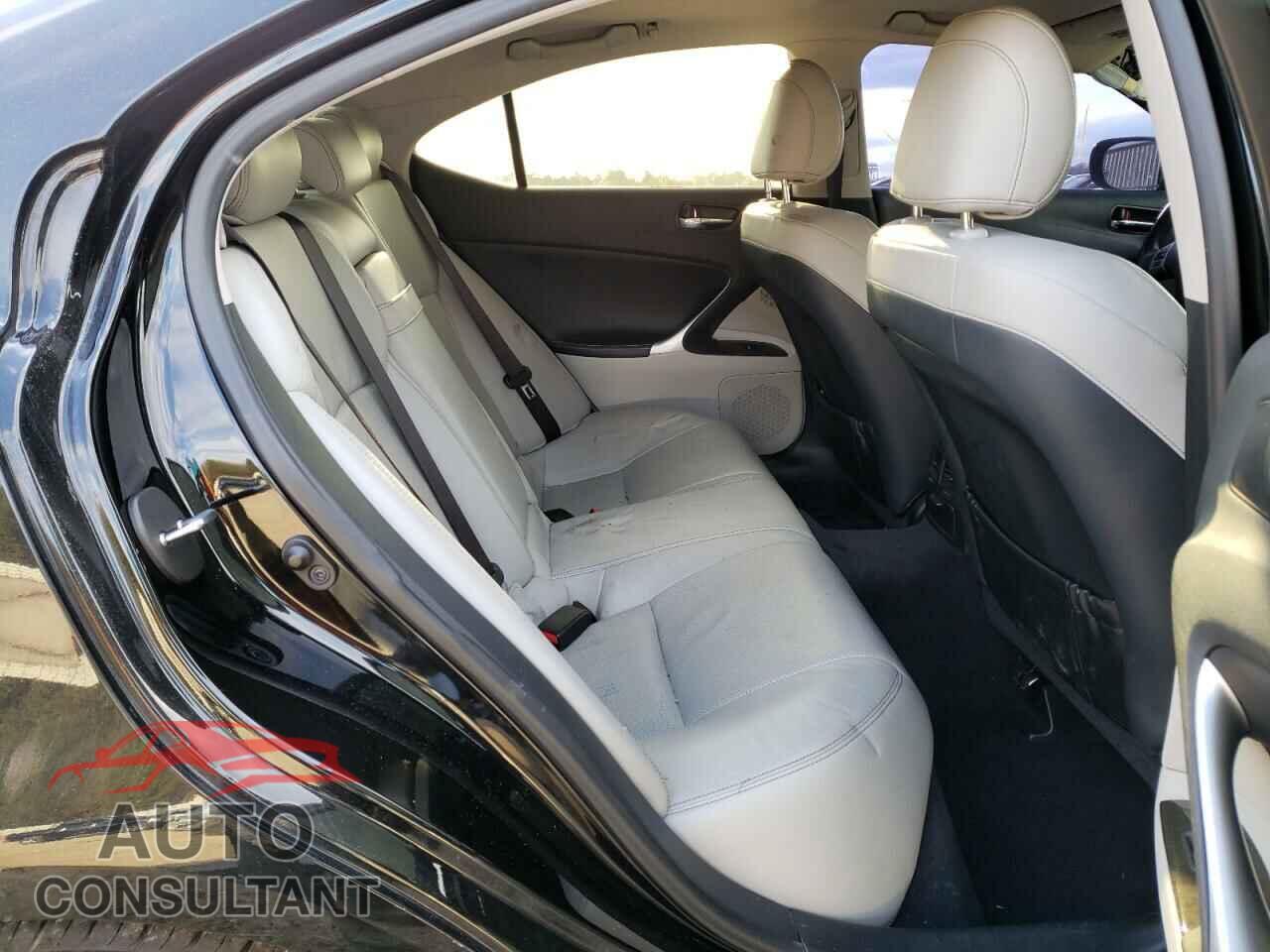 LEXUS IS 2012 - JTHBF5C22C2102005