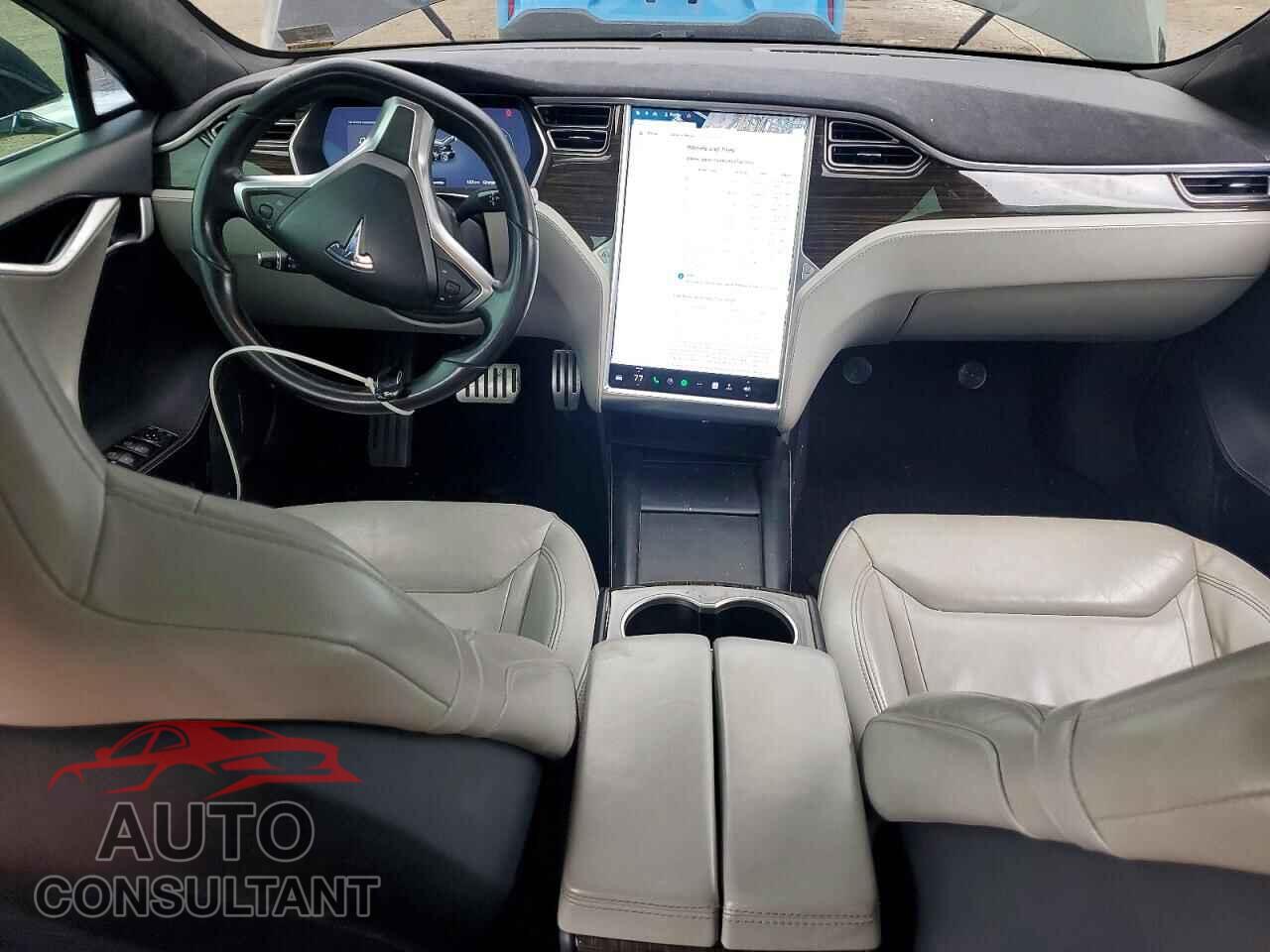 TESLA MODEL S 2015 - 5YJSA1E43FF118352