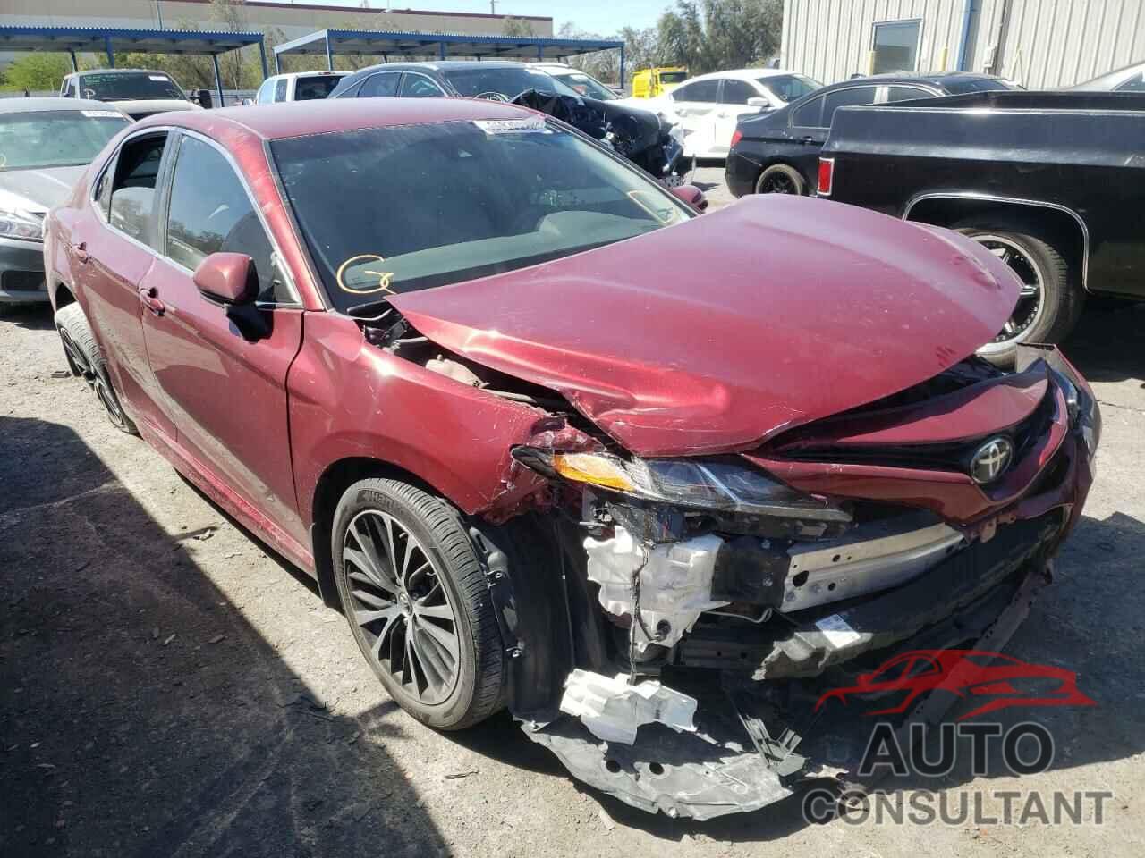 TOYOTA CAMRY 2018 - 4T1B11HK1JU601957