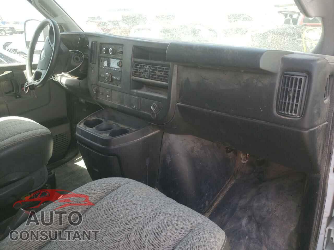 CHEVROLET EXPRESS 2017 - 1GCWGBFF8H1132832