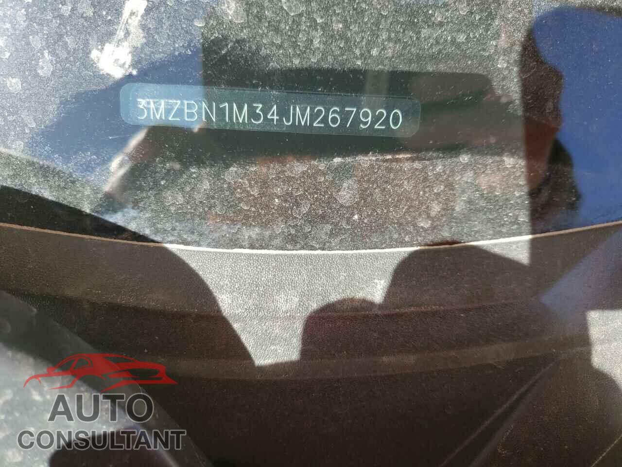 MAZDA 3 2018 - 3MZBN1M34JM267920