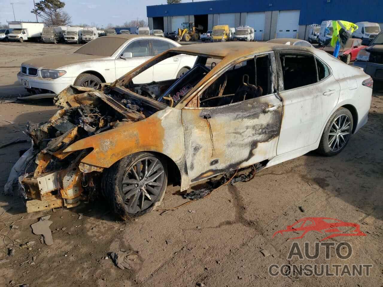 TOYOTA CAMRY 2022 - 4T1G11AK4NU005084