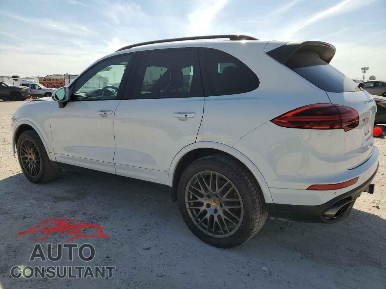 PORSCHE CAYENNE 2017 - WP1AA2A21HKA82798