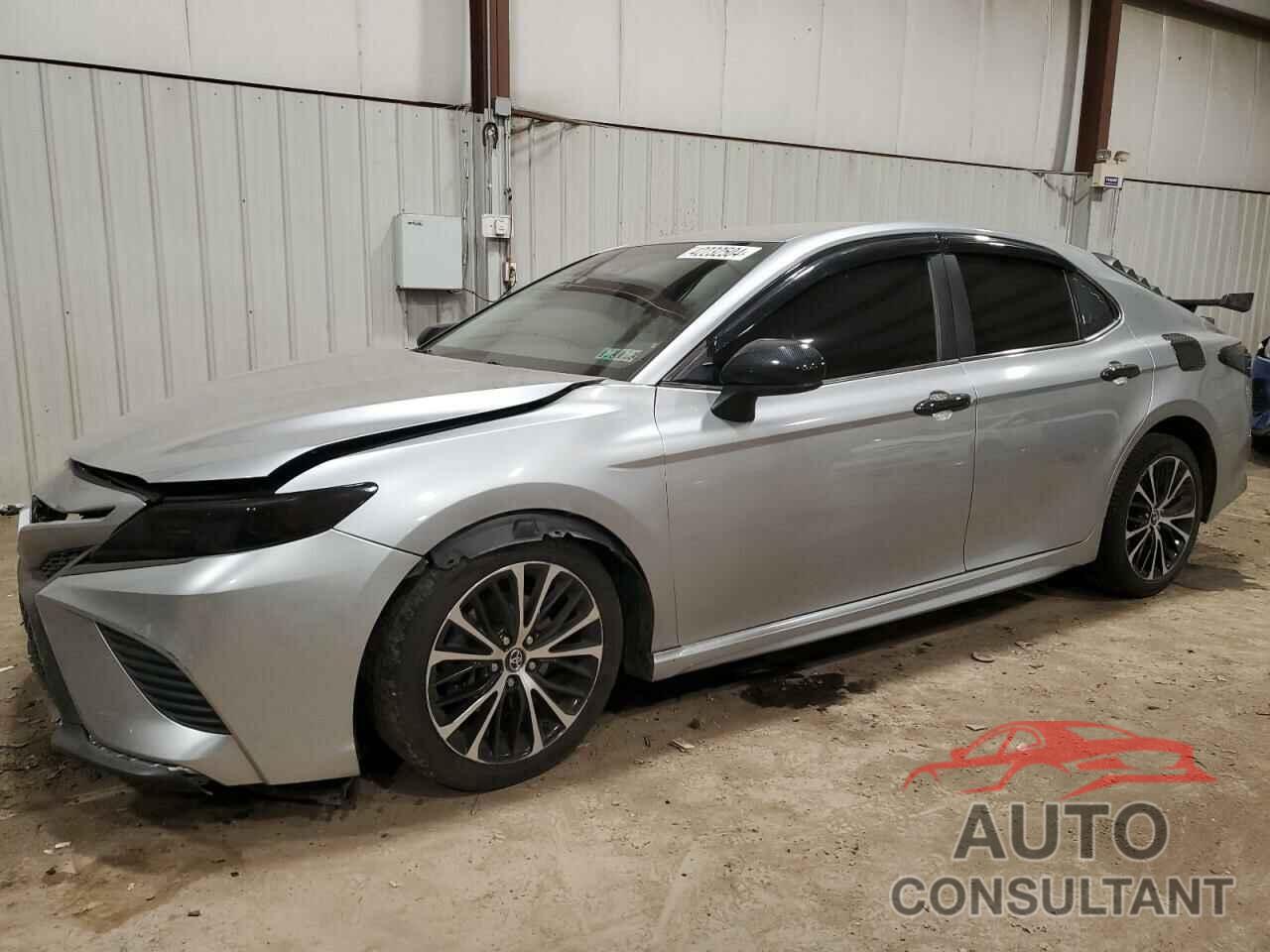 TOYOTA CAMRY 2018 - 4T1B11HK0JU073778