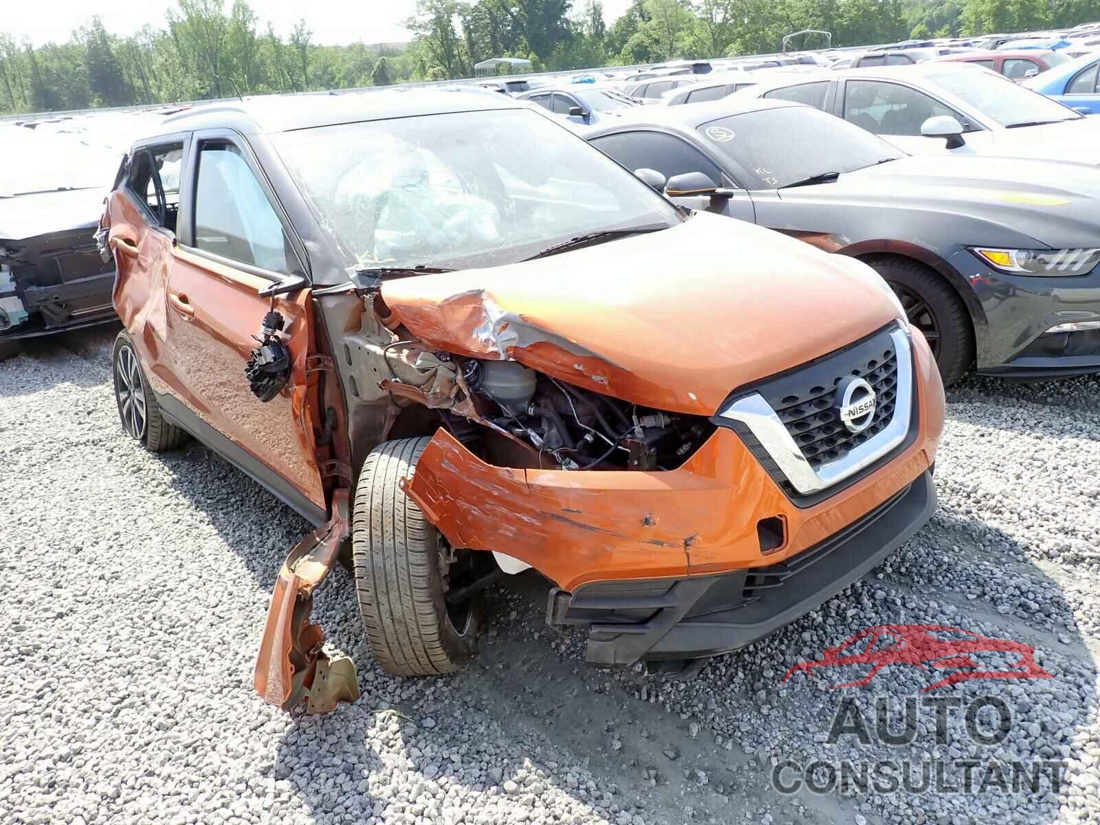 NISSAN KICKS 2018 - 3N1CP5CU0JL528651