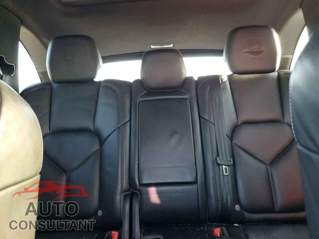 PORSCHE CAYENNE 2017 - WP1AA2A21HKA87497