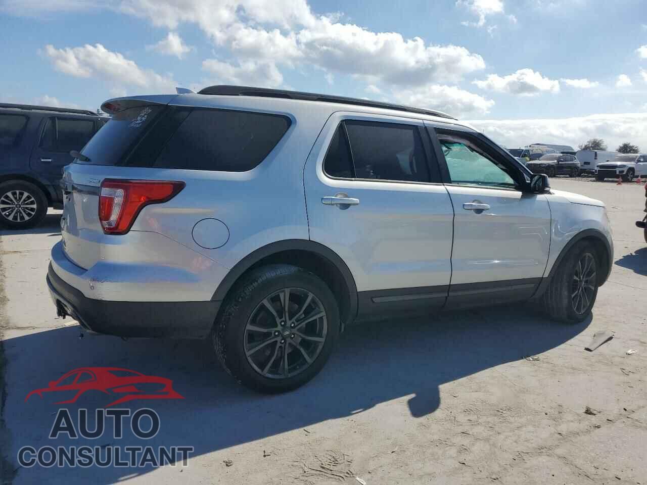 FORD EXPLORER 2017 - 1FM5K7D83HGA73564