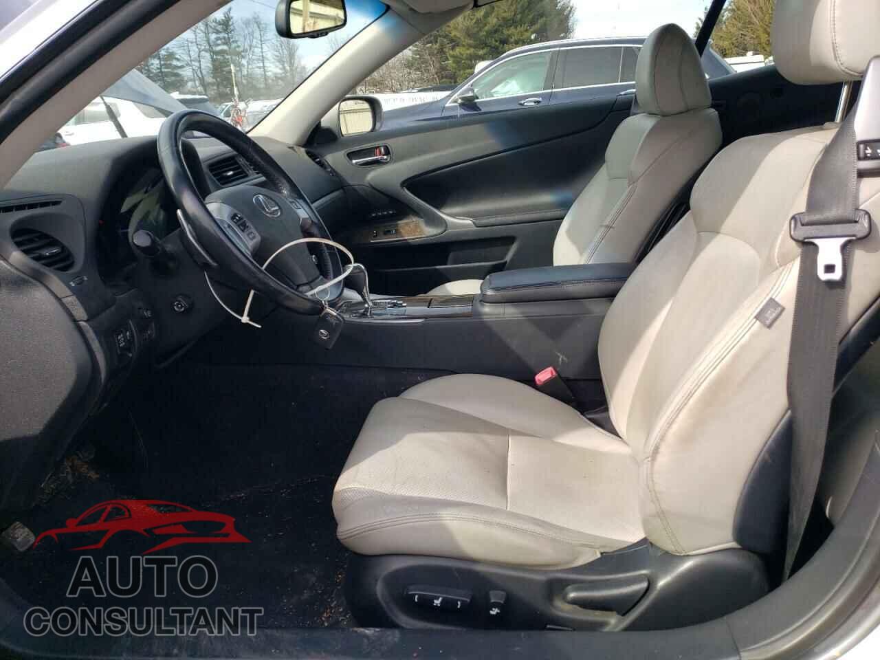 LEXUS IS 2014 - JTHFF2C22E2531017