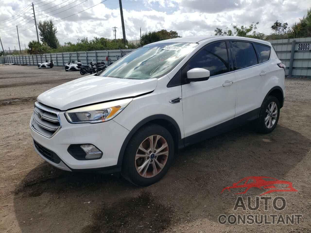 FORD ESCAPE 2017 - 1FMCU9G99HUC81192