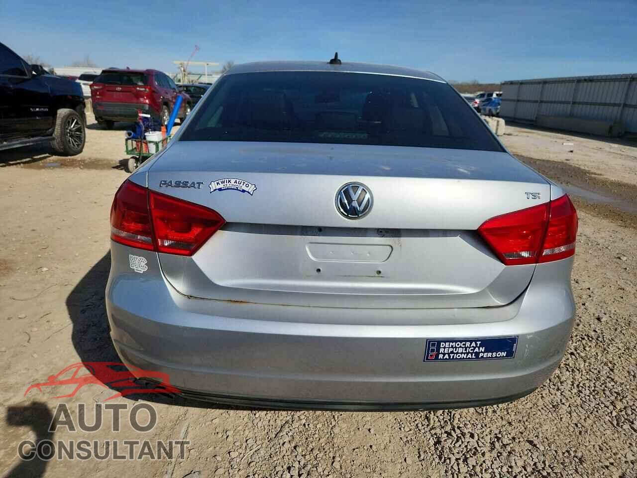 VOLKSWAGEN PASSAT 2015 - 1VWAT7A34FC045797