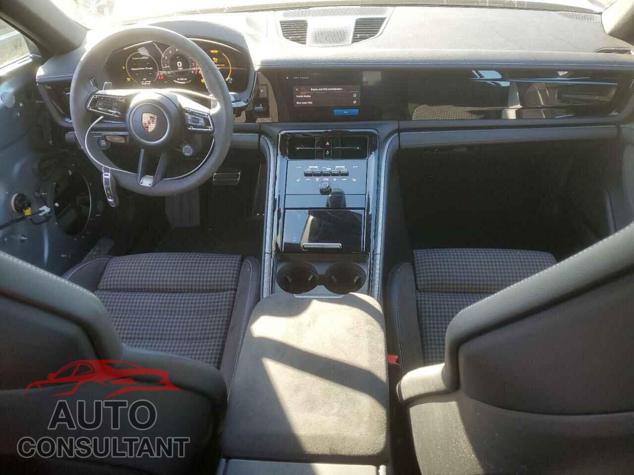 PORSCHE PANAMERA 2024 - WP0AA2YA6RL004849