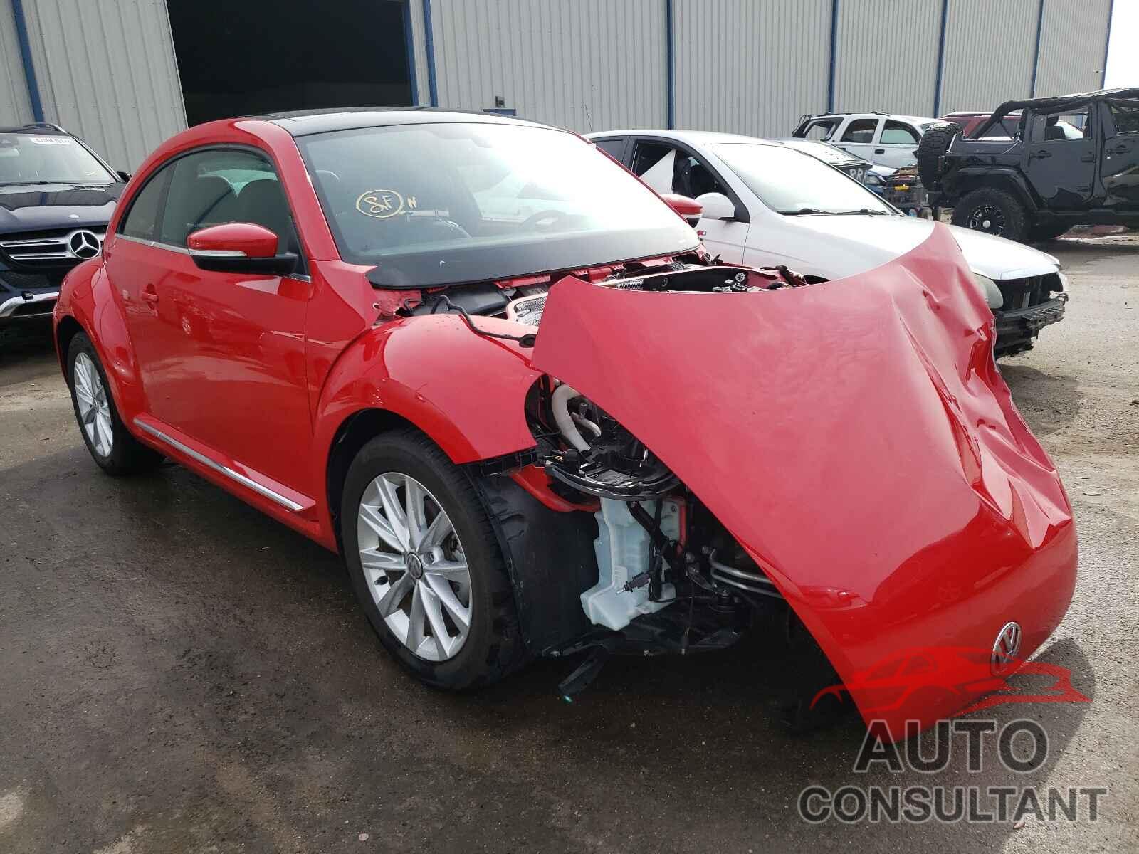 VOLKSWAGEN BEETLE 2019 - 3VWJD7AT8KM719147