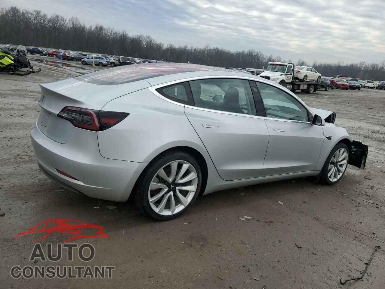 TESLA MODEL 3 2018 - 5YJ3E1EA7JF015264