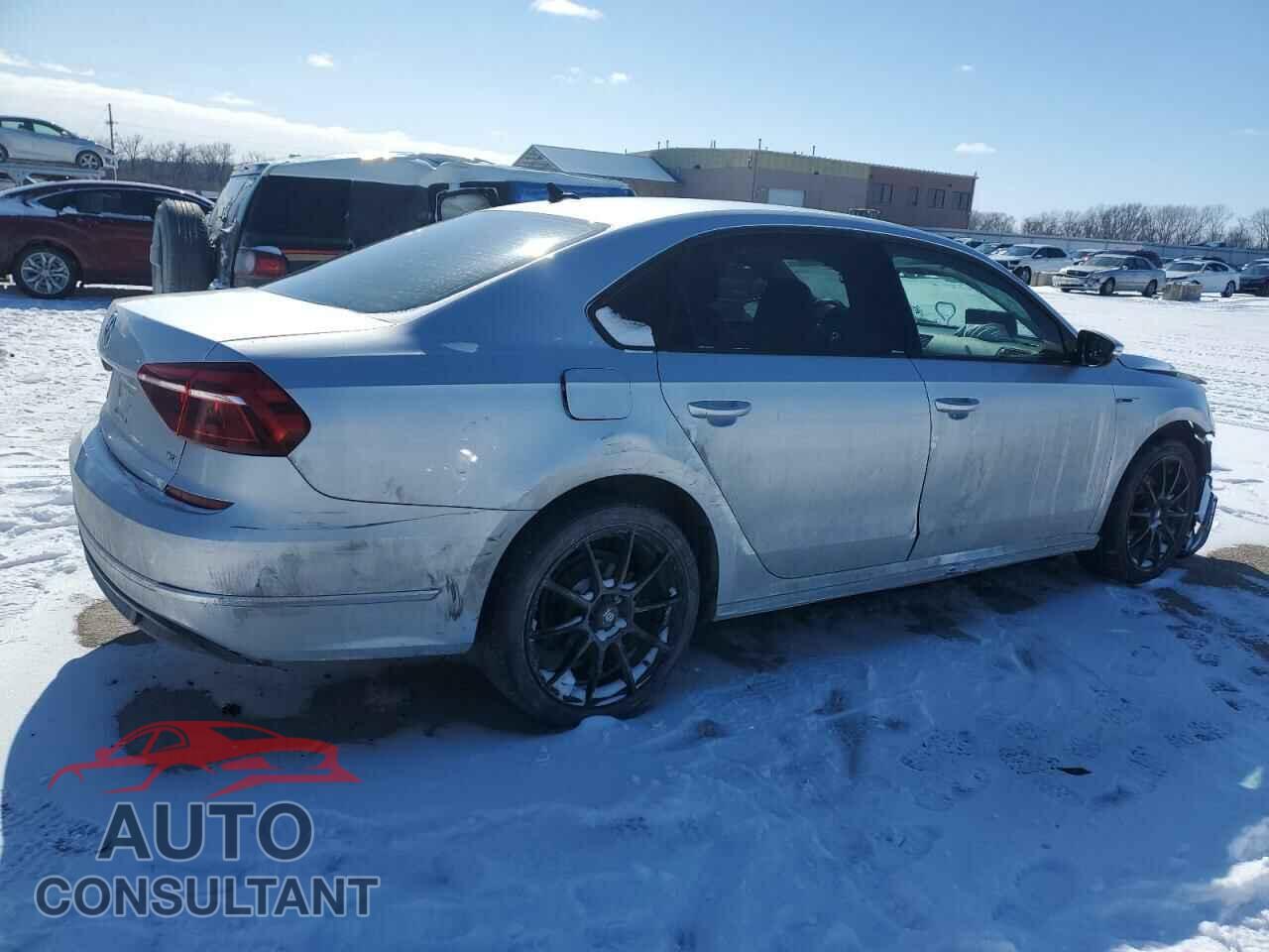 VOLKSWAGEN PASSAT 2018 - 1VWAA7A38JC034381