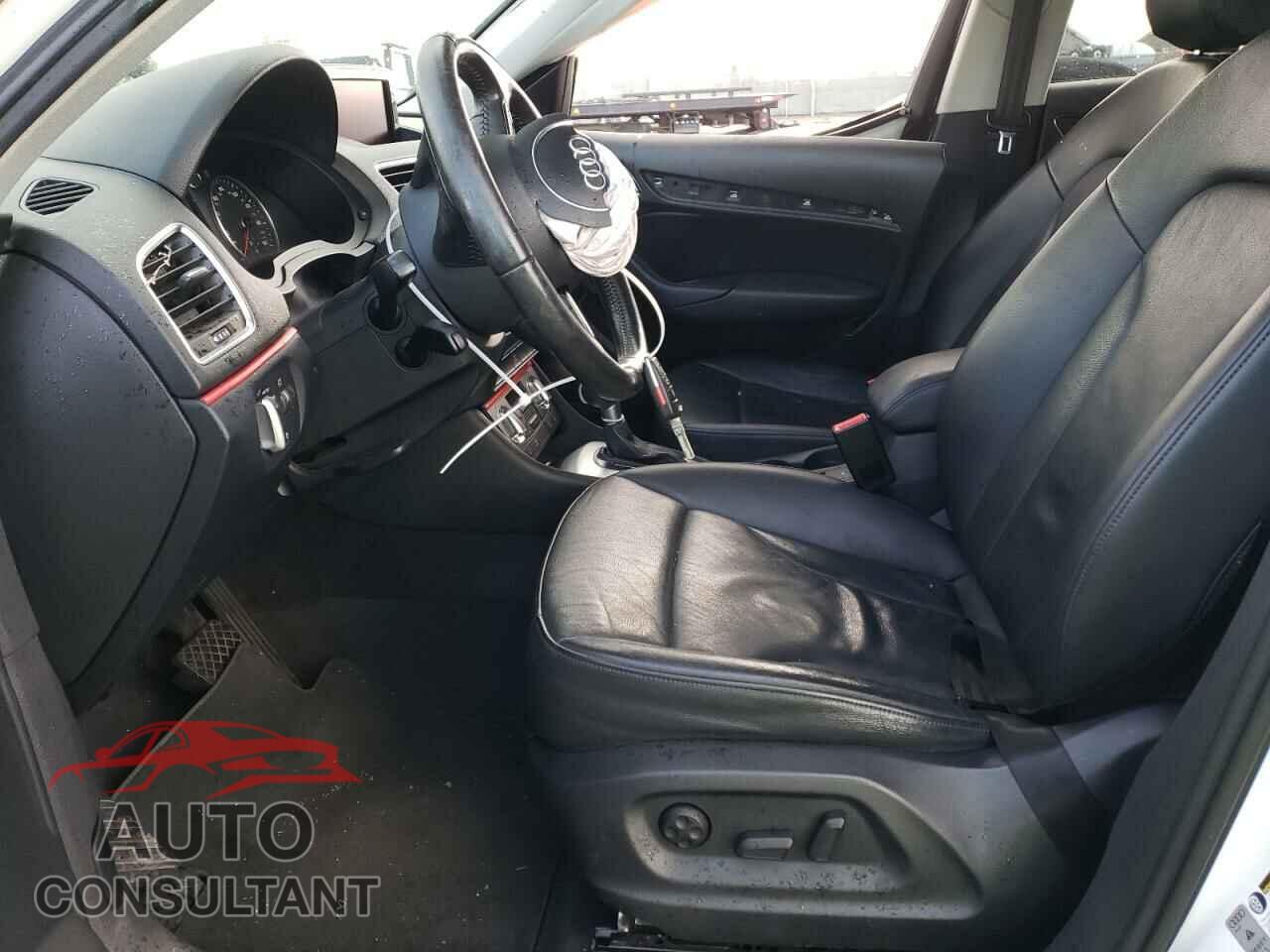 AUDI Q3 2015 - WA1BFCFS9FR002264