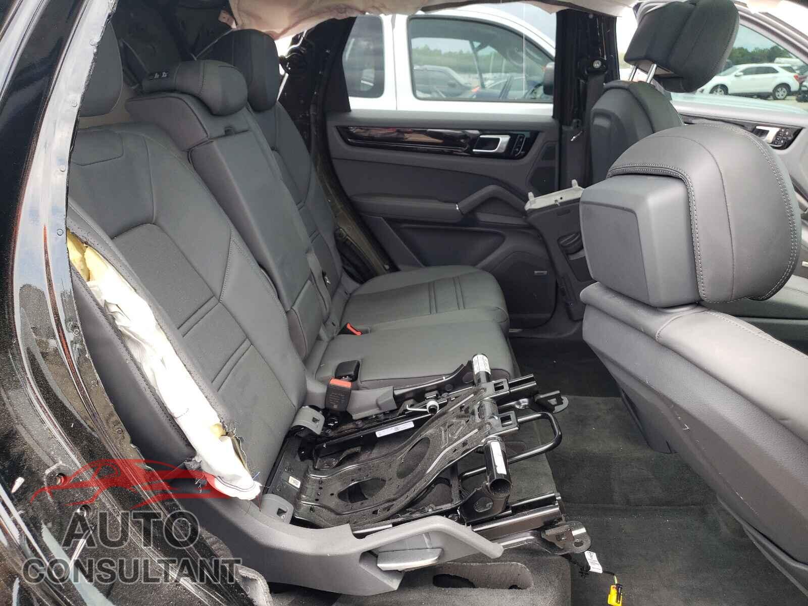 PORSCHE CAYENNE 2019 - WP1AA2AY6KDA17607