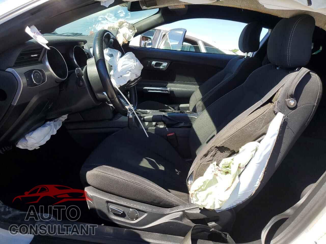 FORD MUSTANG 2019 - 1FA6P8CF4K5192796