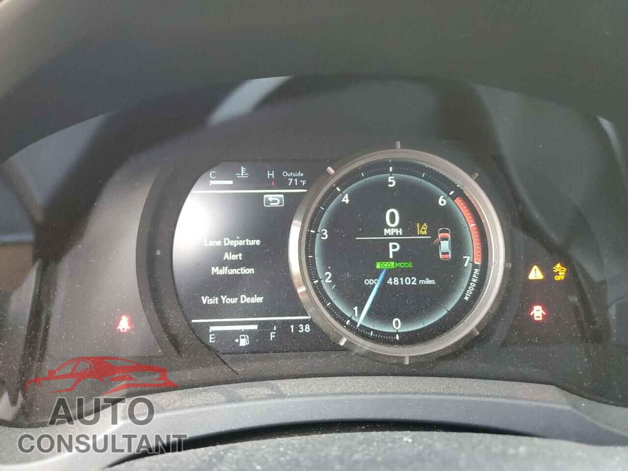 LEXUS IS 2017 - JTHBA1D22H5050855