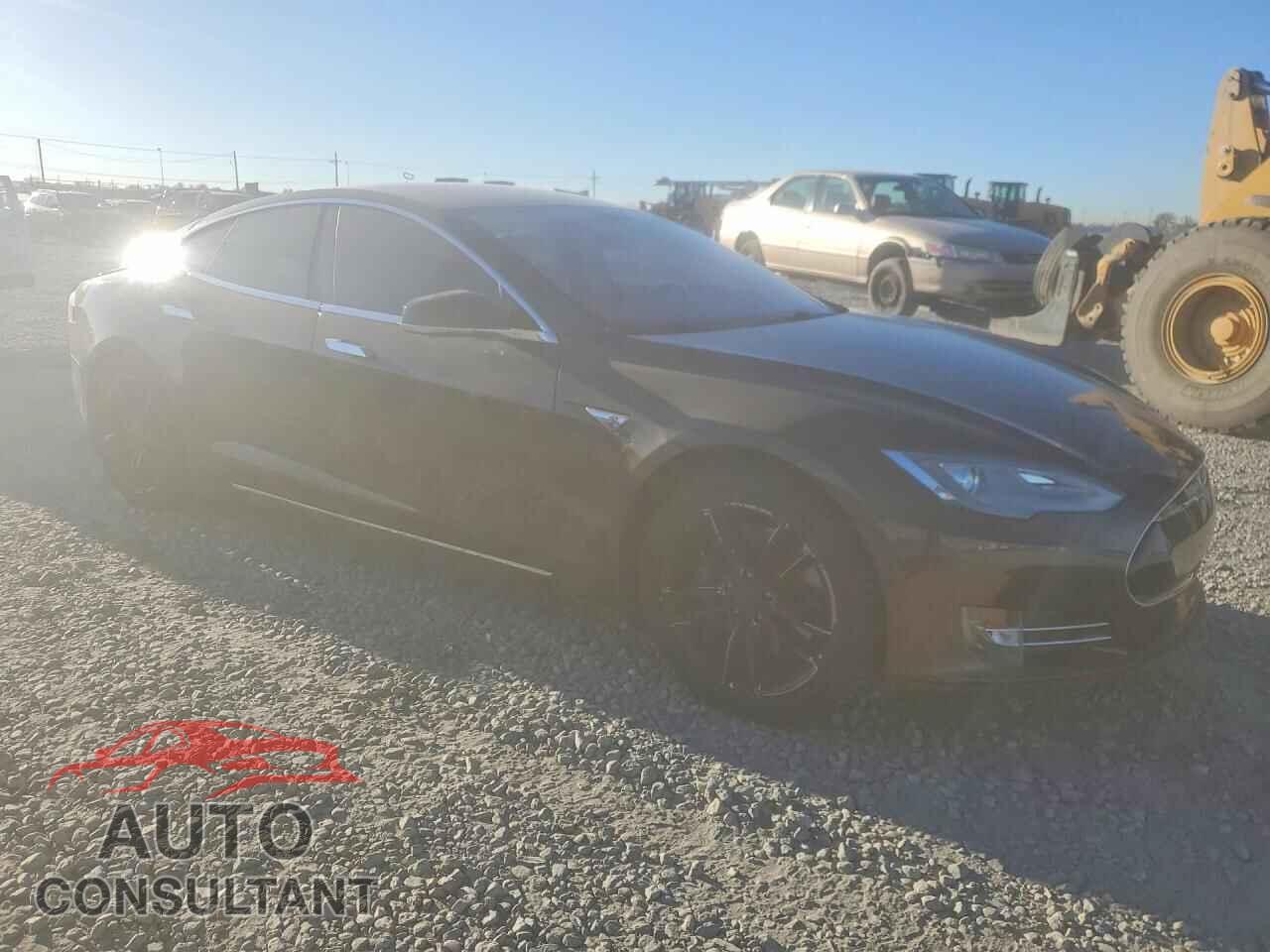 TESLA MODEL S 2014 - 5YJSA1S12EFP48677