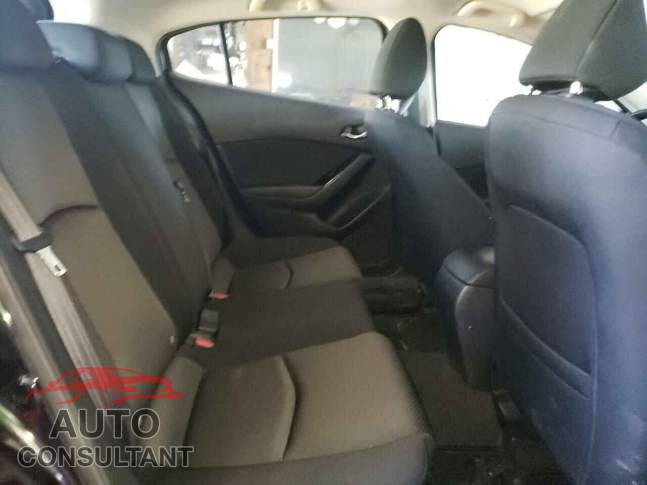 MAZDA 3 2017 - JM1BN1K76H1107652