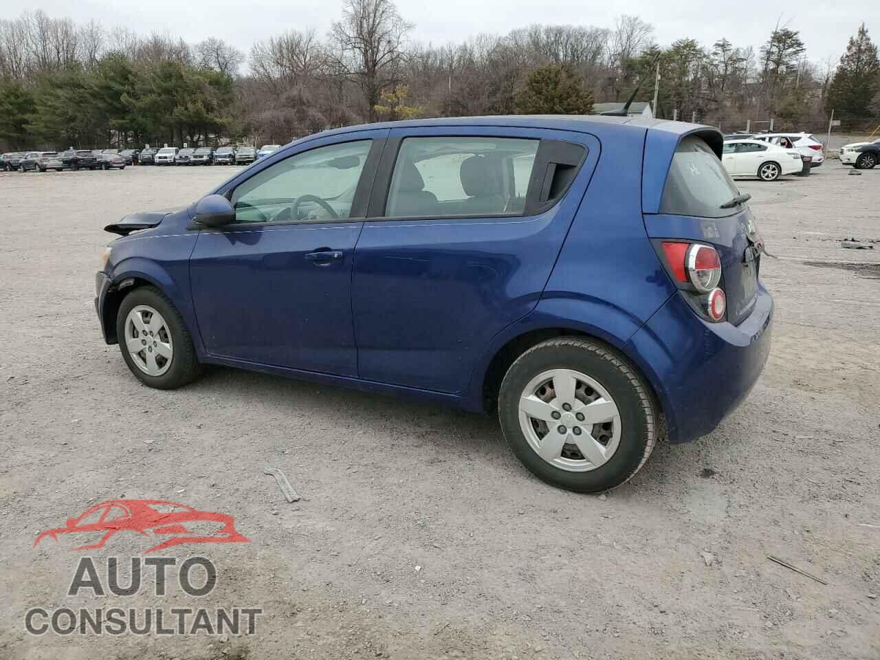 CHEVROLET SONIC 2013 - 1G1JA6SG8D4132445