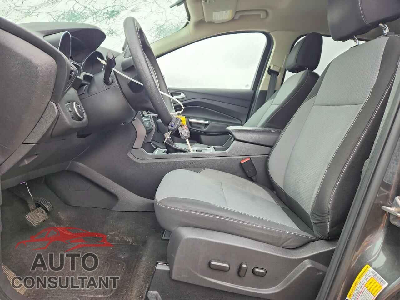 FORD ESCAPE 2017 - 1FMCU0GD6HUE46292