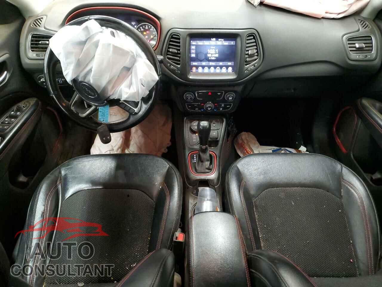 JEEP COMPASS 2020 - 3C4NJDDB4LT119165