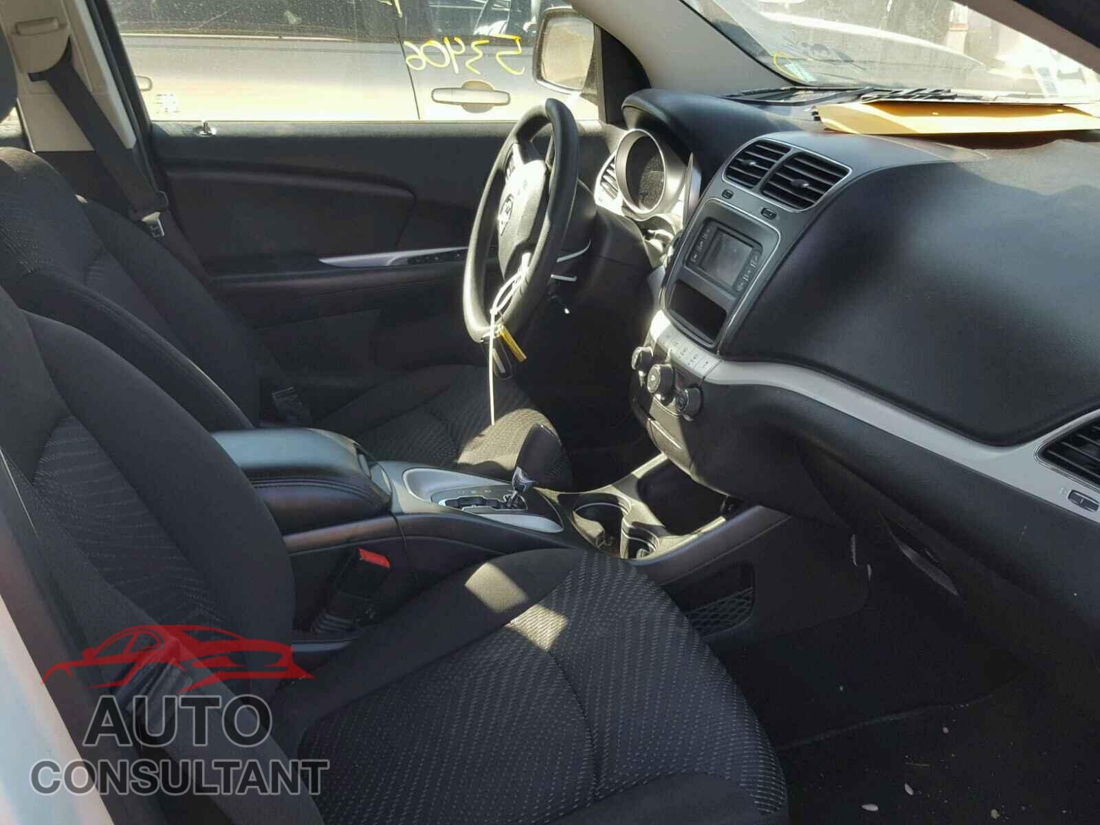 DODGE JOURNEY SE 2015 - 3C4PDCAB0FT746786