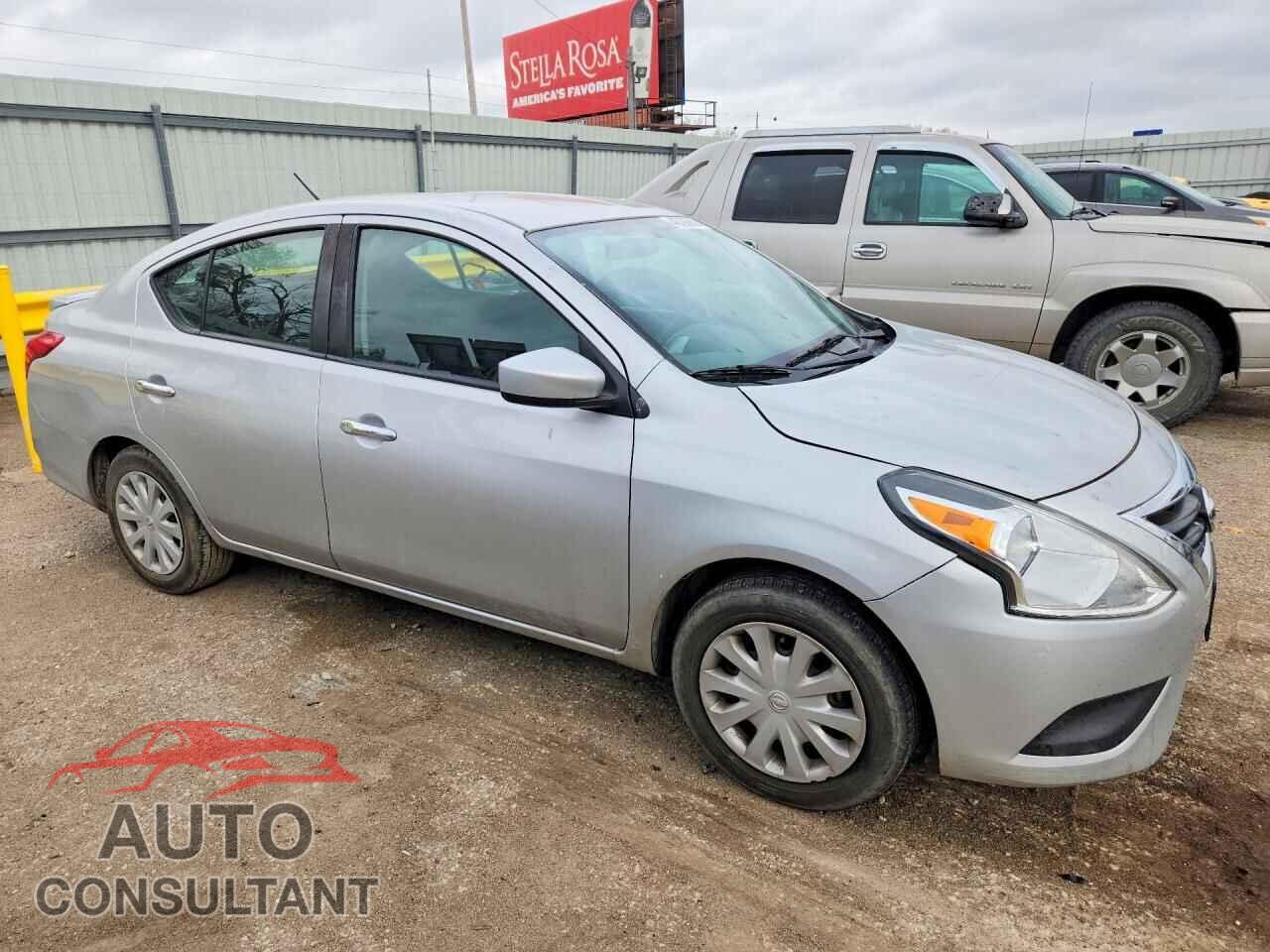 NISSAN VERSA 2019 - 3N1CN7AP3KL863600