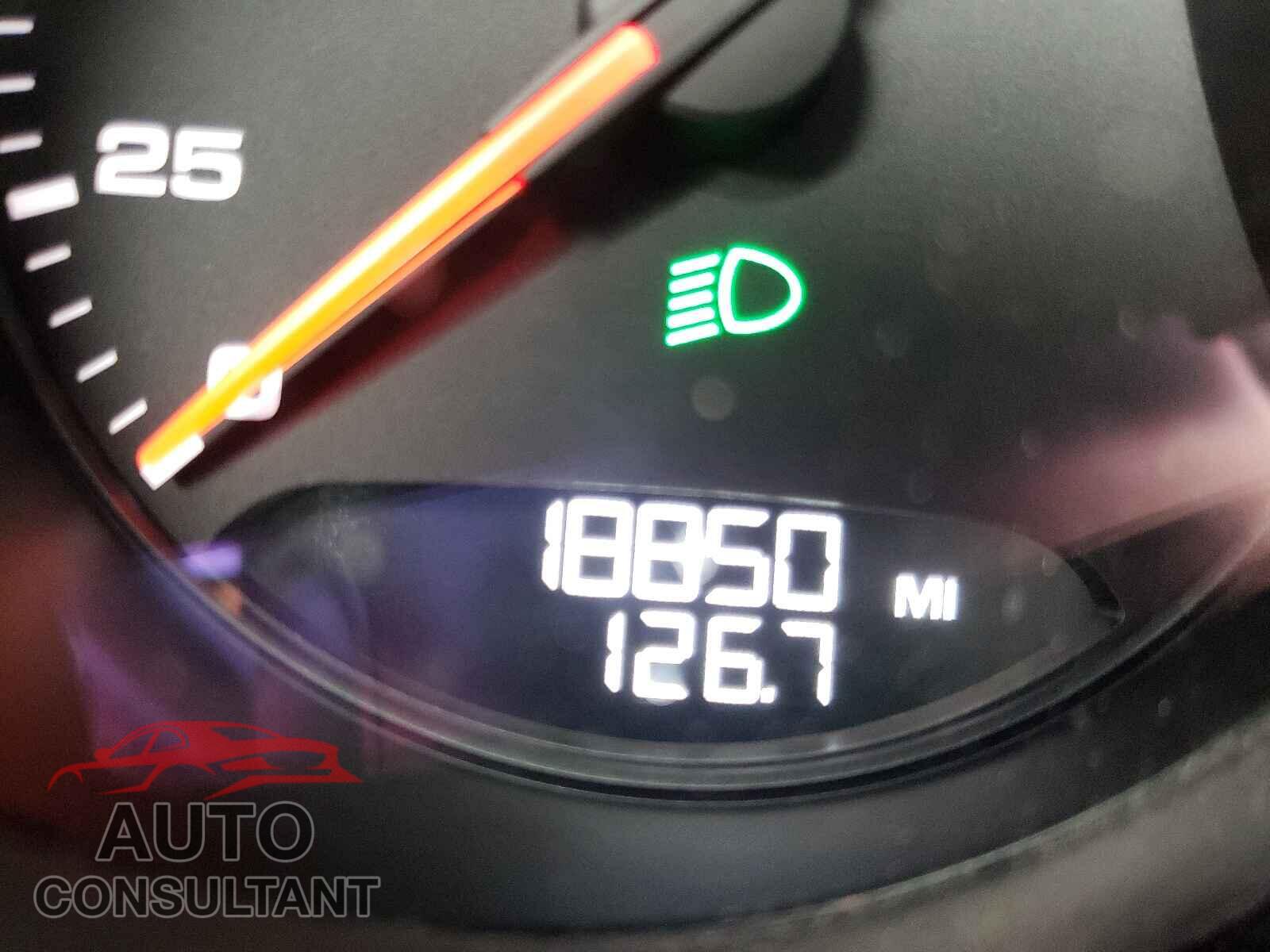 PORSCHE MACAN 2018 - WP1AA2A59JLB12852