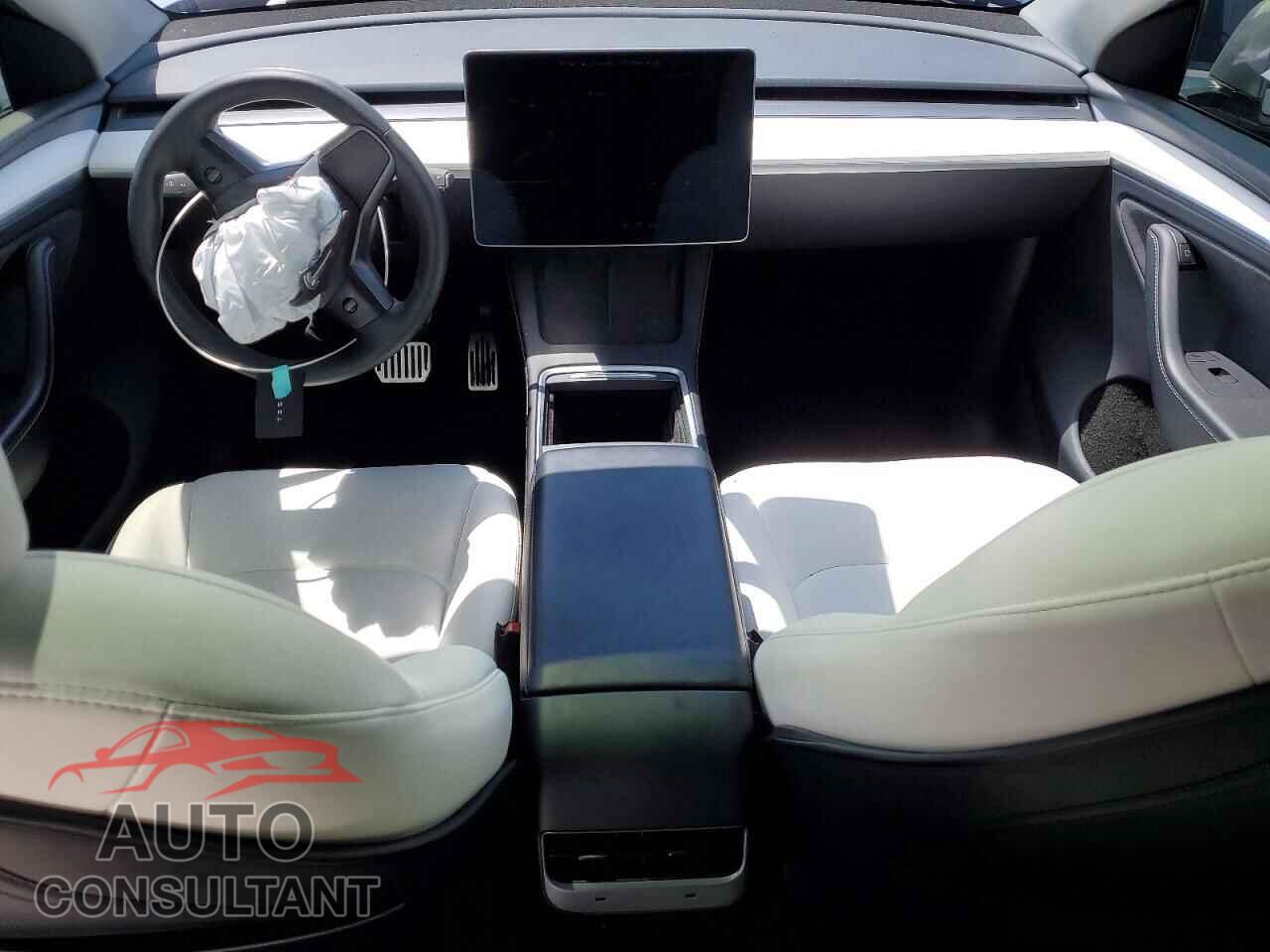 TESLA MODEL Y 2024 - 7SAYGDEEXRA290000