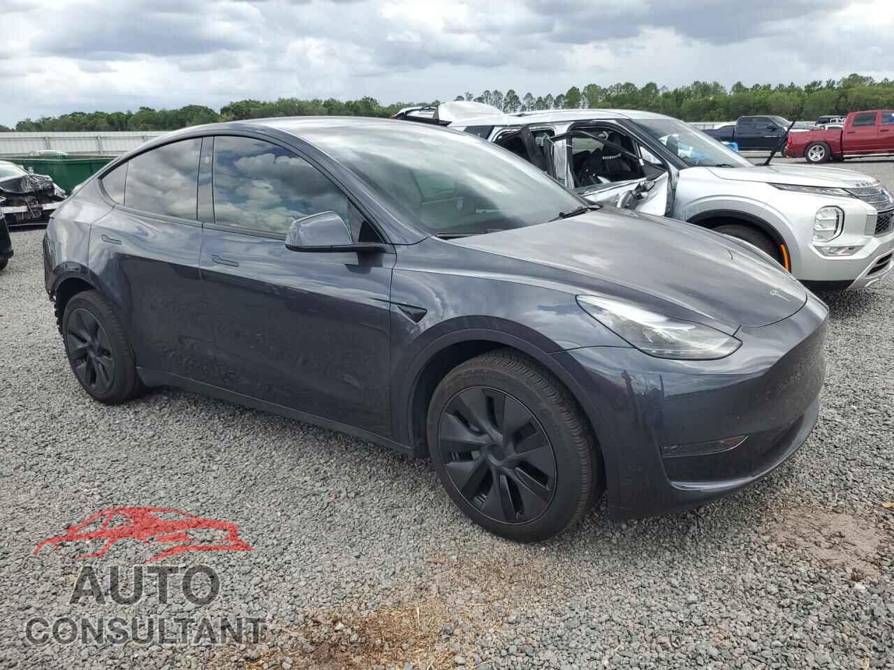 TESLA MODEL Y 2025 - 7SAYGDED5SA379213