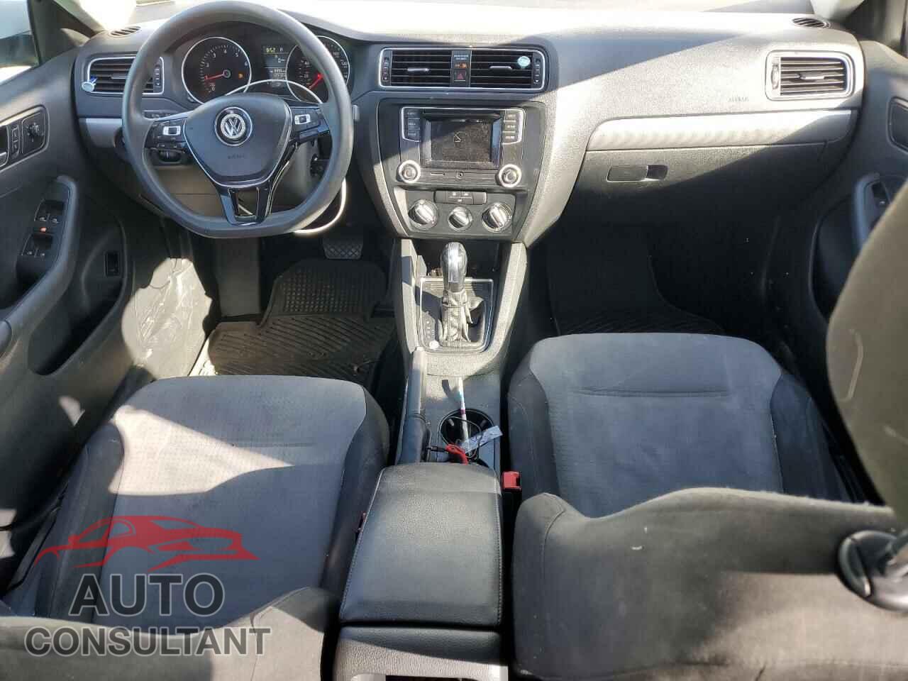 VOLKSWAGEN JETTA 2017 - 3VW2B7AJ7HM410643