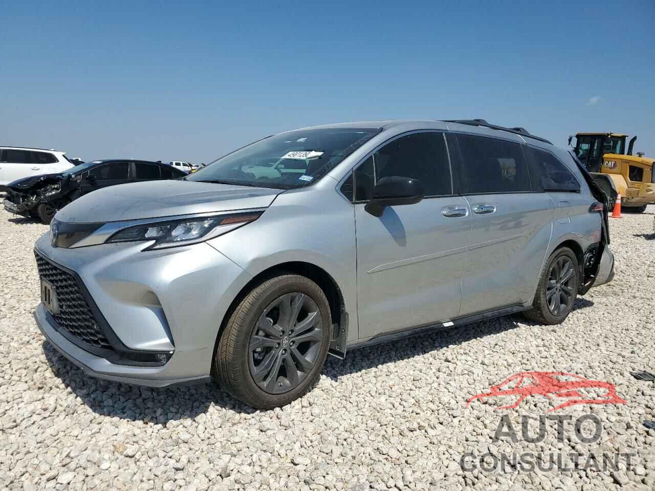 TOYOTA SIENNA 2024 - 5TDXRKEC0RS205640