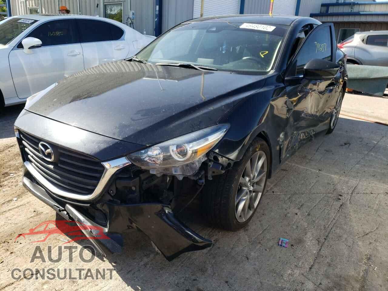 MAZDA 3 2018 - 3MZBN1V38JM247443