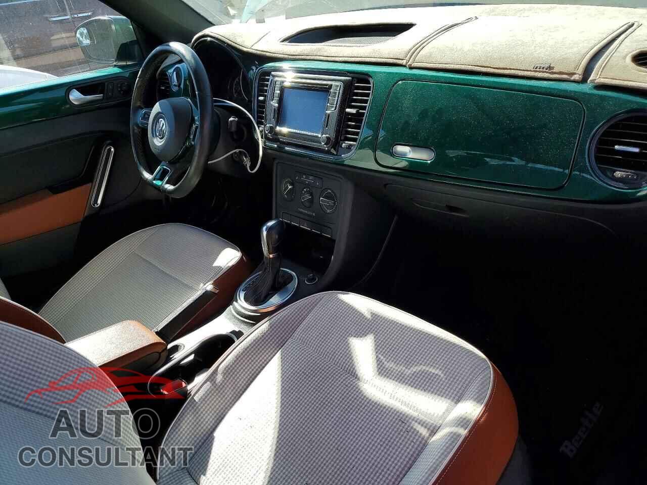 VOLKSWAGEN BEETLE 2017 - 3VWF17AT7HM626613