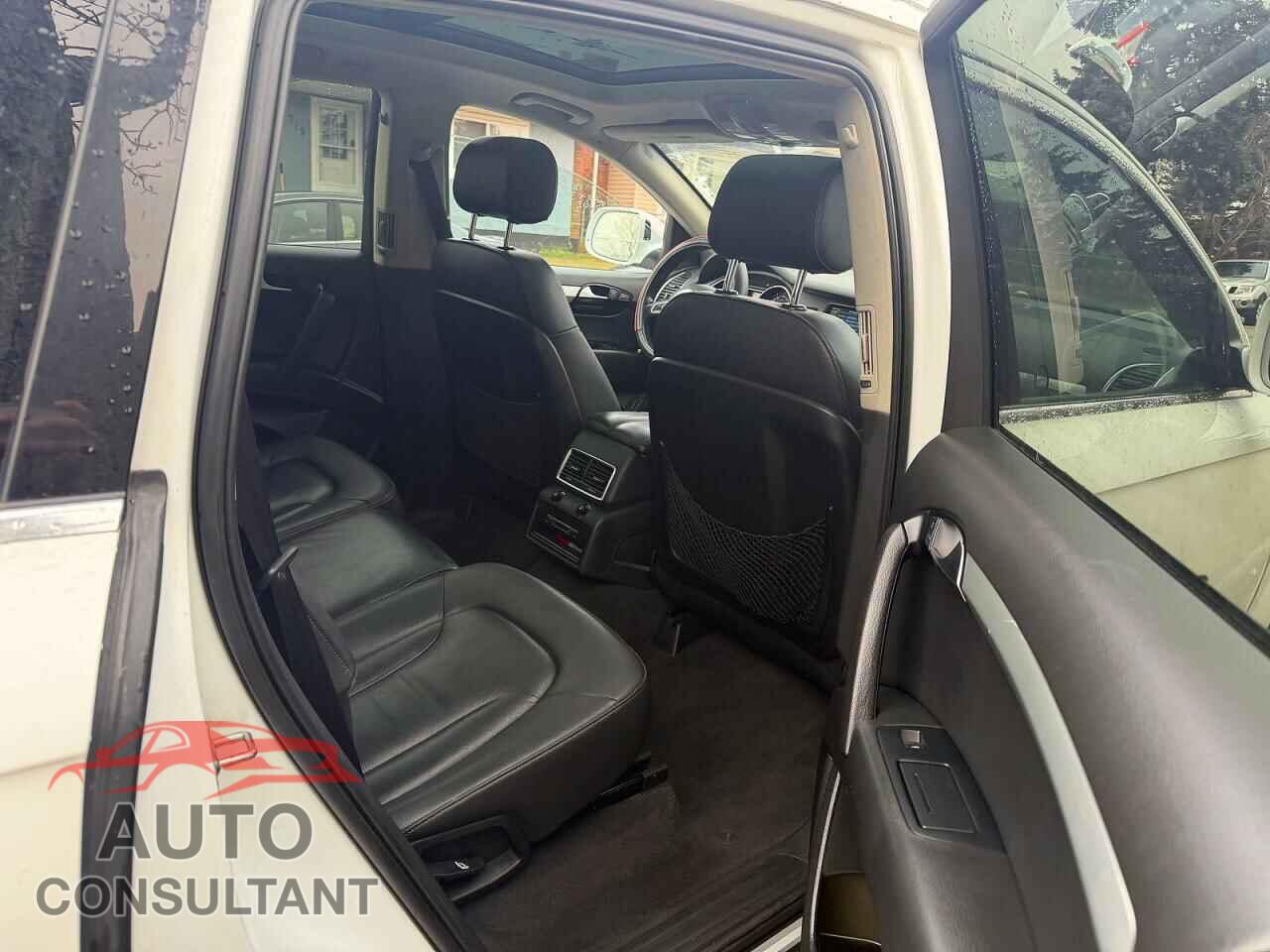 AUDI Q7 2011 - WA1MGCFE4BD006357