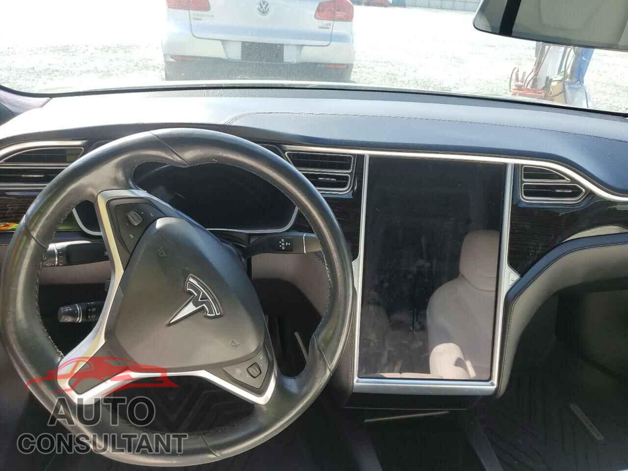 TESLA MODEL S 2018 - 5YJSA1E28JF231866