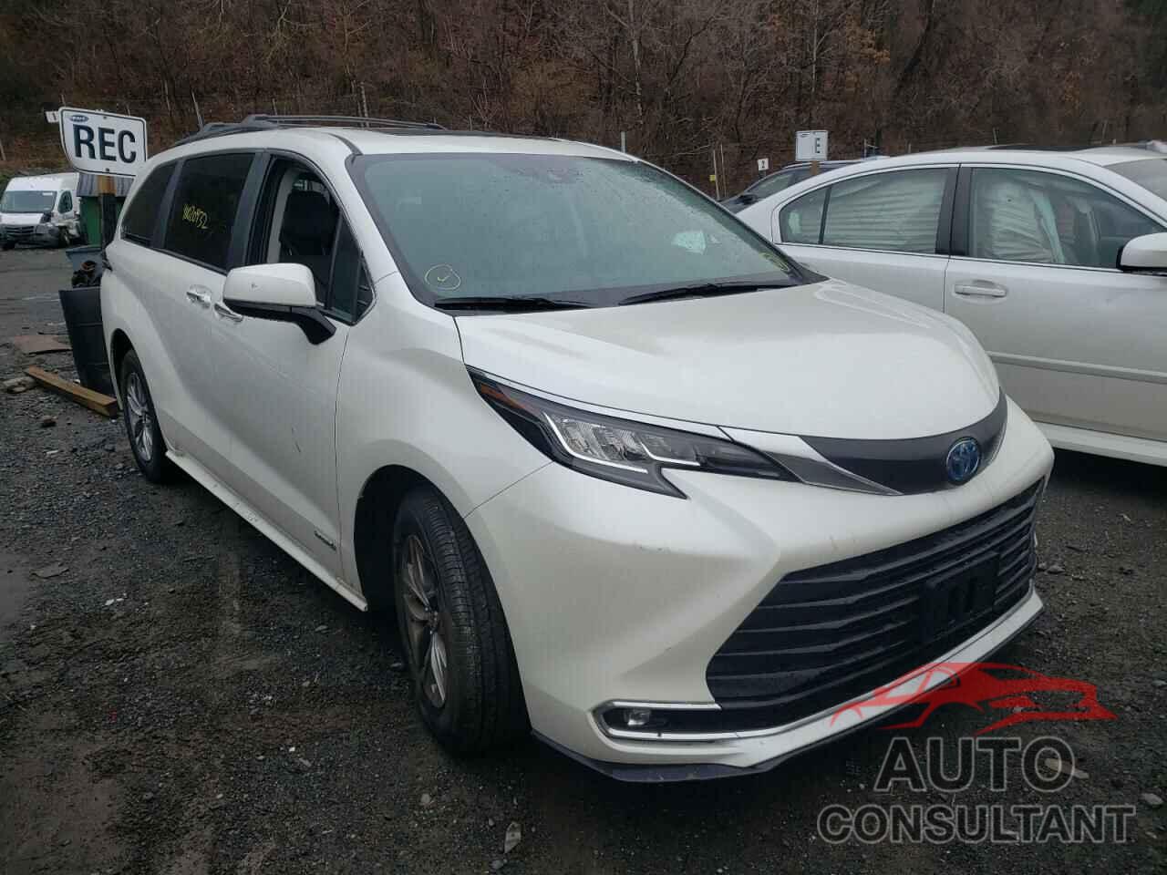 TOYOTA SIENNA 2021 - 5TDJSKFC2MS002363