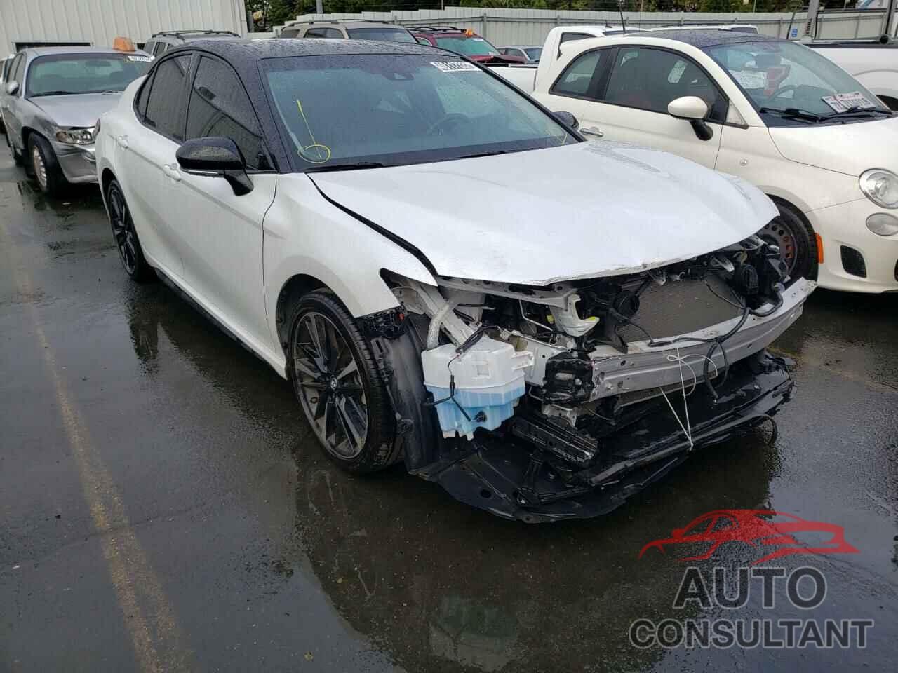 TOYOTA CAMRY 2018 - 4T1B61HK9JU005934