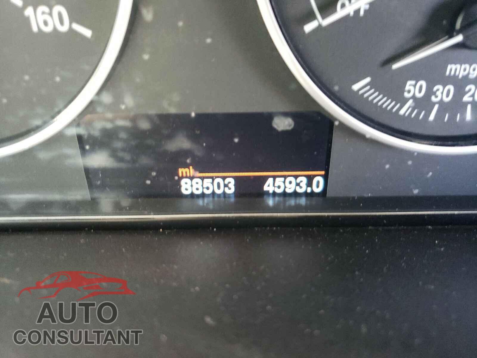 BMW 3 SERIES 2016 - WBA8E1G55GNT38290