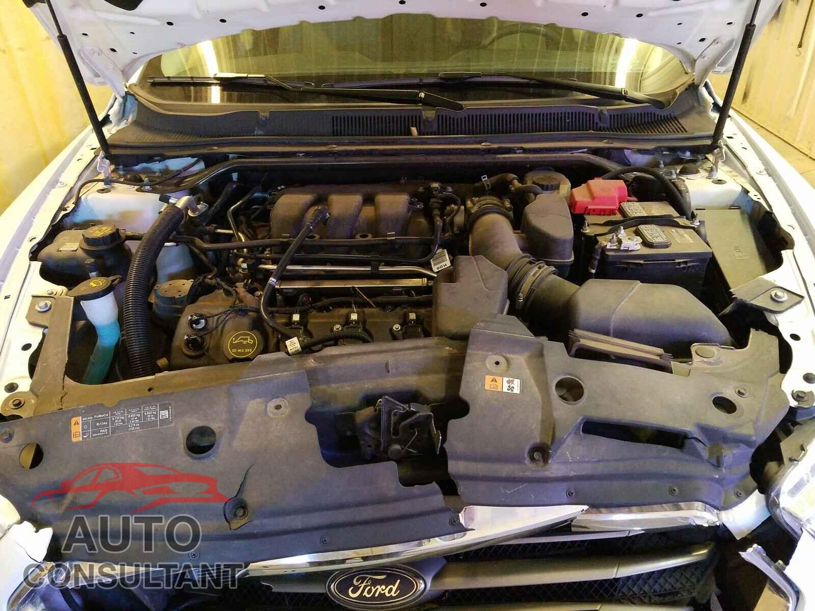 FORD TAURUS 2018 - 1FAHP2D83JG105771
