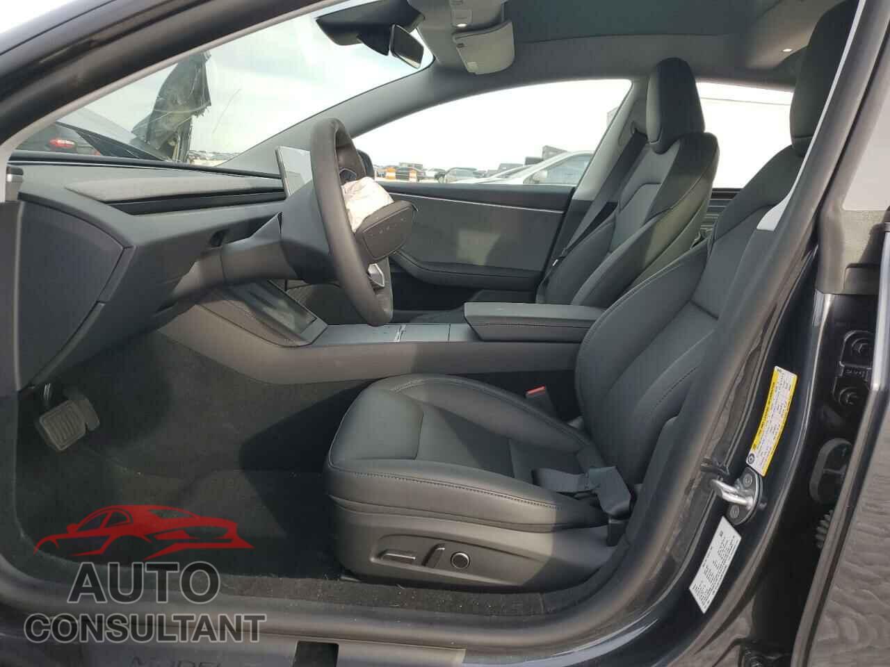 TESLA MODEL 3 2024 - 5YJ3E1EA6RF864393