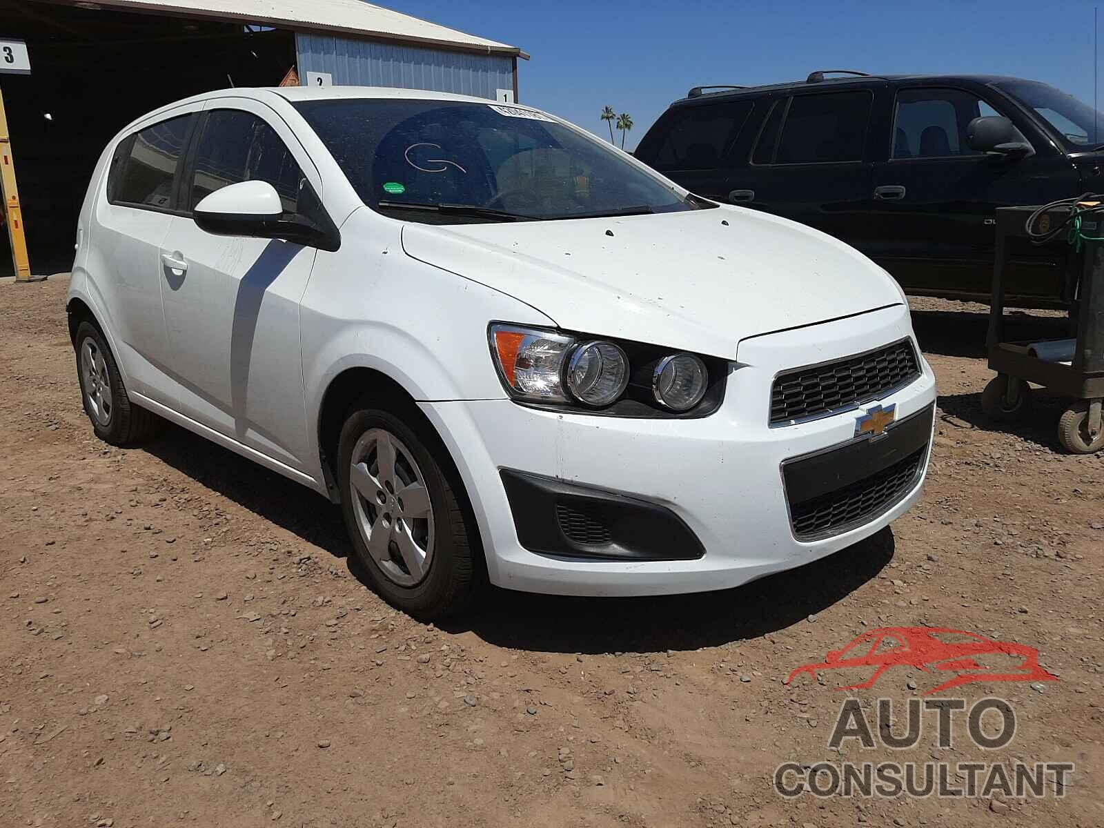 CHEVROLET SONIC 2016 - 1G1JA6SH0G4182981