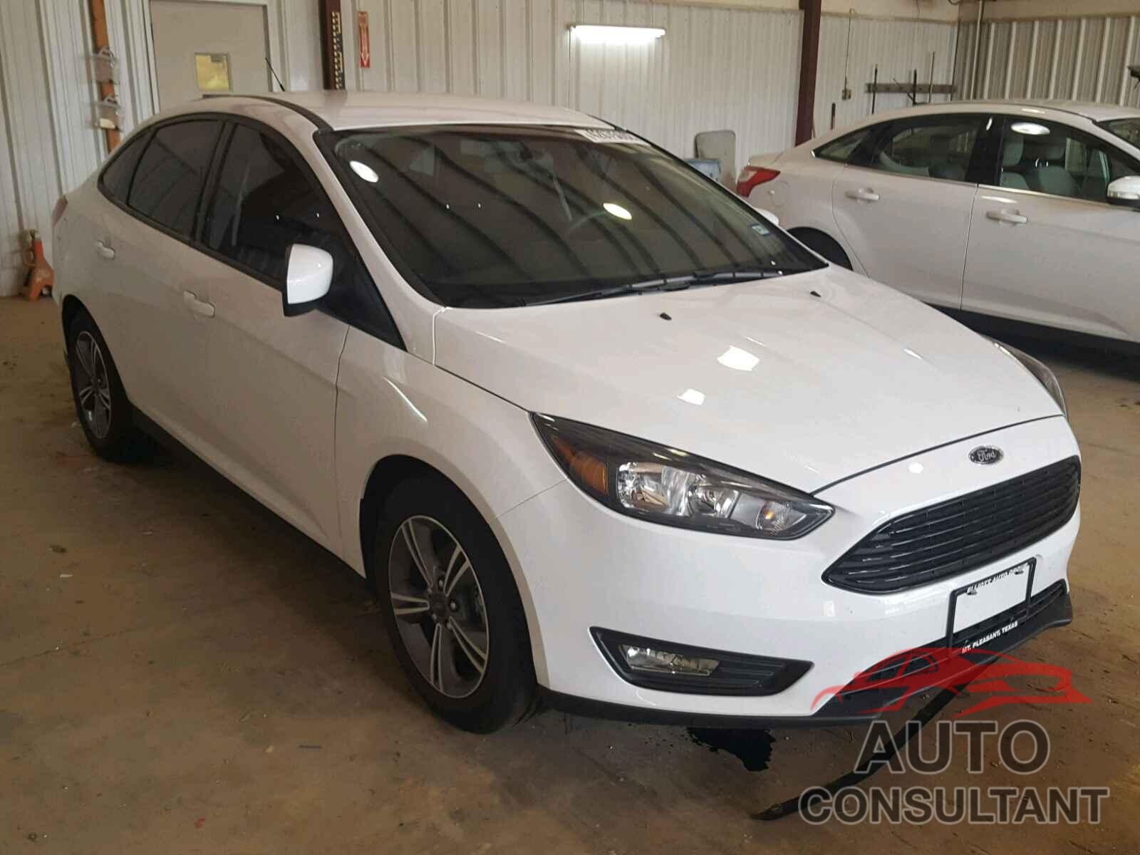 FORD FOCUS 2018 - 1FADP3FE2JL222935
