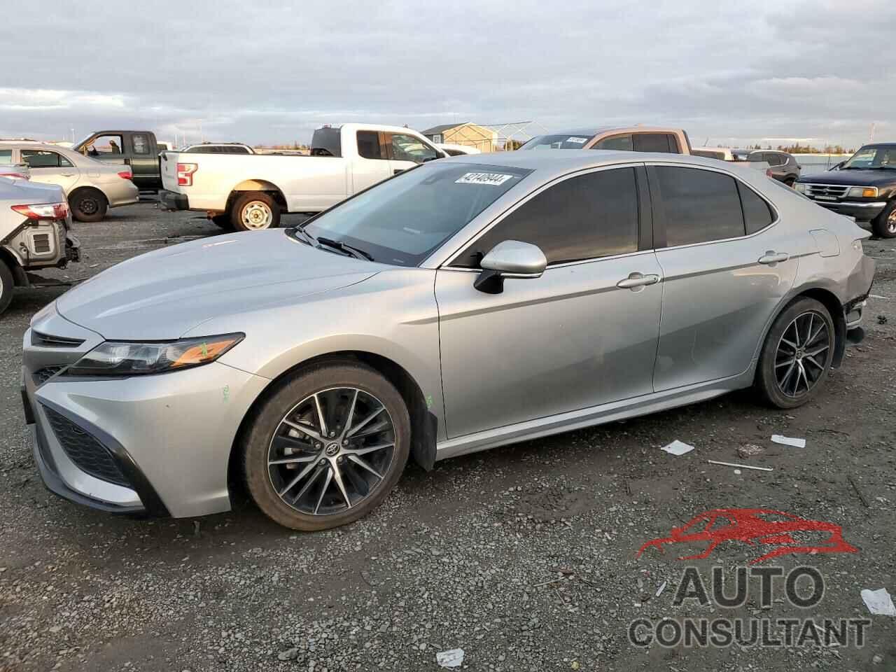 TOYOTA CAMRY 2022 - 4T1G11AK5NU040071