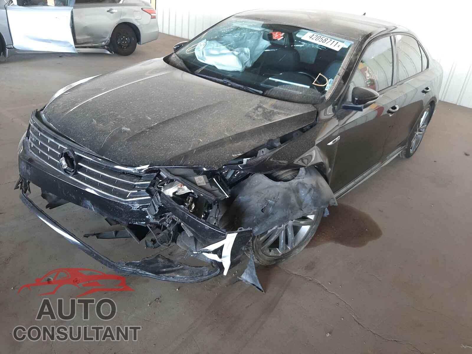 VOLKSWAGEN PASSAT 2018 - 1VWAA7A36JC031852